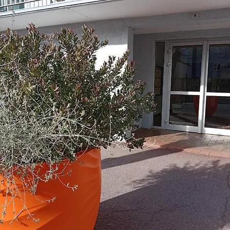 T2 Proche - 4neulo12 One Bedroom Flat